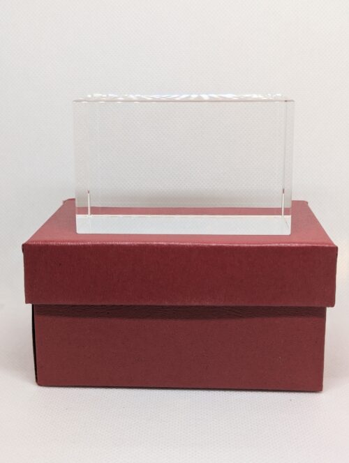 K9 Glasblock mit Innengravur liegend